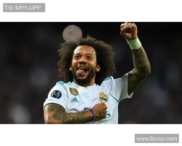 马塞洛足球摆件完美再现球场英姿 引领足球收藏潮流